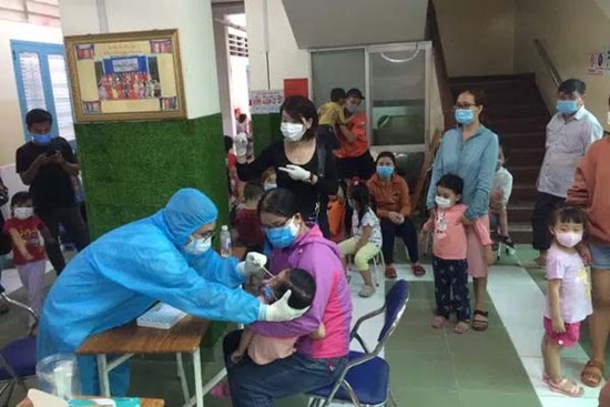TP.HCM phong tỏa trường mầm non Hoa Phượng Đỏ, cách ly và lấy mẫu xét nghiệm 45 trẻ dưới 5 tuổi