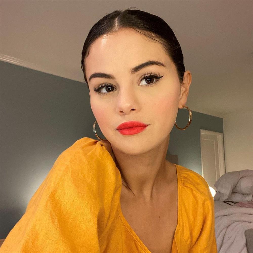 Selena Gomez gợi ý 4 kiểu tóc long lanh nhất để chụp hình selfie, phù phép mặt tiền sang chảnh hơn và nhỏ gọn hẳn-4