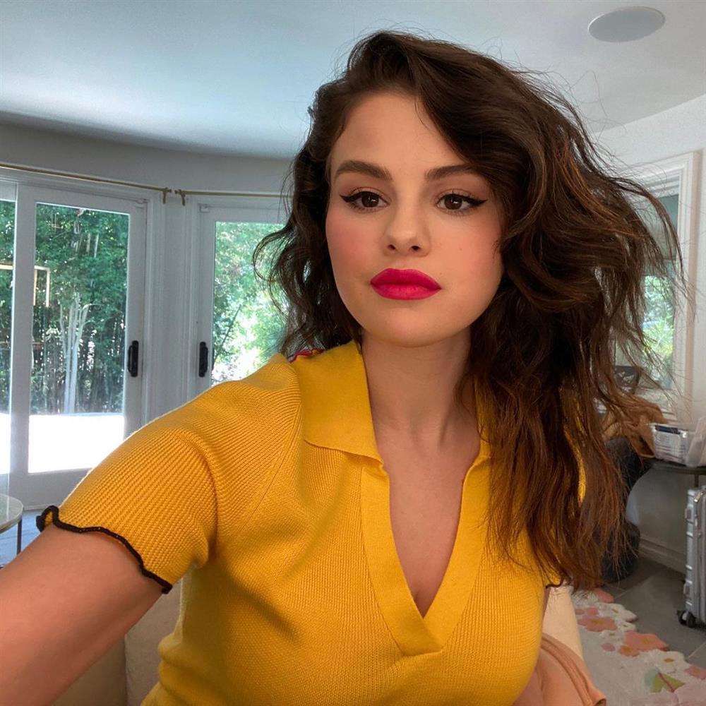 Selena Gomez gợi ý 4 kiểu tóc long lanh nhất để chụp hình selfie, phù phép mặt tiền sang chảnh hơn và nhỏ gọn hẳn-12
