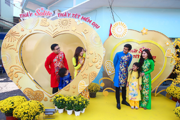 Đón Xuân rực rỡ với chợ hoa ‘Trên bến dưới thuyền’-3