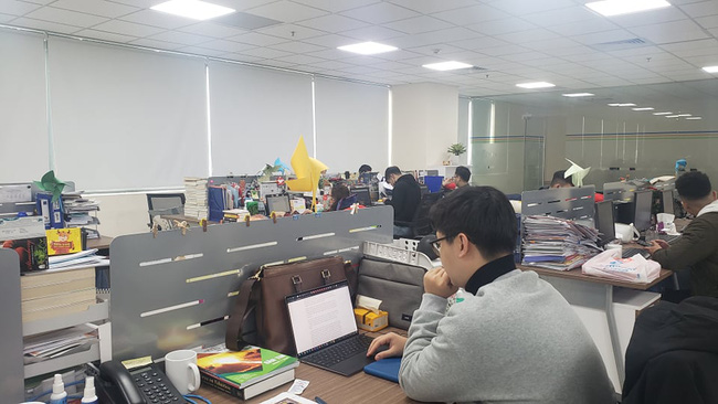 Văn phòng công sở ngày làm việc cuối cùng năm Canh Tý: Nơi vẫn sáng đèn lạch cạnh tiếng gõ phím, chốn lại thưa thớt vì nhân viên về quê-7