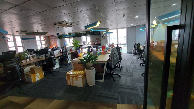 Văn phòng công sở ngày làm việc cuối cùng năm Canh Tý: Nơi vẫn sáng đèn lạch cạnh tiếng gõ phím, chốn lại thưa thớt vì nhân viên về quê-10