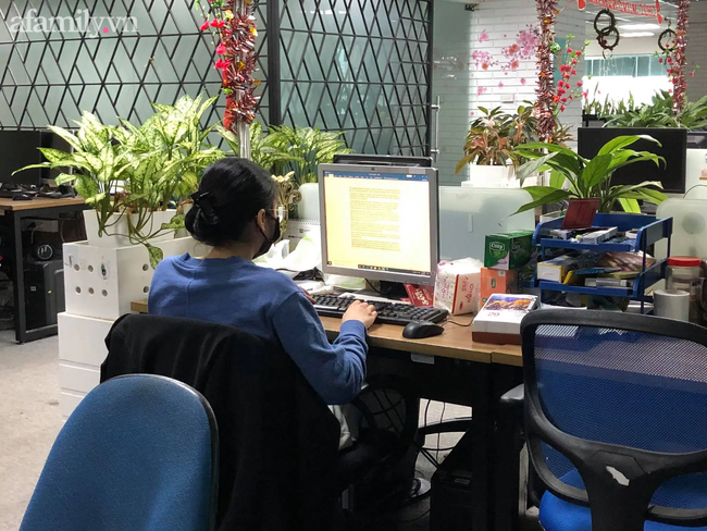 Văn phòng công sở ngày làm việc cuối cùng năm Canh Tý: Nơi vẫn sáng đèn lạch cạnh tiếng gõ phím, chốn lại thưa thớt vì nhân viên về quê-1