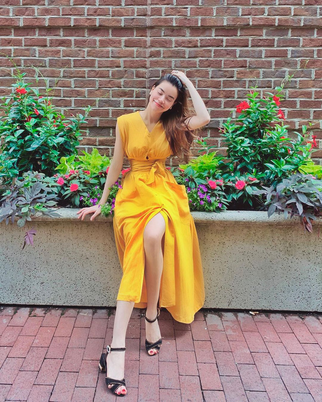 Style biến hóa khôn lường nhưng Hà Hồ bao năm cứ trung thành với một kiểu giày cao gót kéo chân vi diệu-6