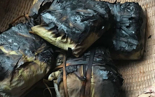 Mải xem review phim, thanh niên làm cháy đen mẻ bánh chưng: Chính thức mất Tết từ đây-7