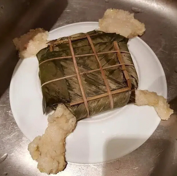 Mải xem review phim, thanh niên làm cháy đen mẻ bánh chưng: Chính thức mất Tết từ đây-9