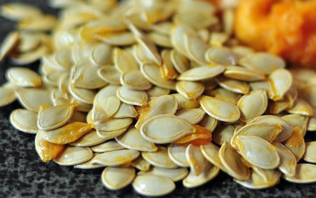Ăn hạt bí ngô ngày Tết bồi bổ nội tạng, giúp giảm cân nhưng cần lưu ý 4 việc kẻo hại cơ thể-4