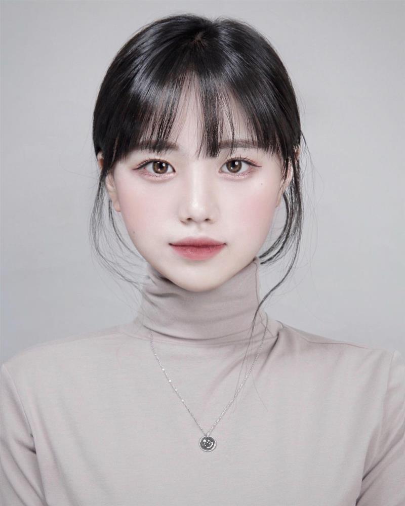 Chưa kịp đi làm tóc cuối năm, có ngay 4 cách giúp bạn F5 mái tóc nhanh gọn đón Tết-2