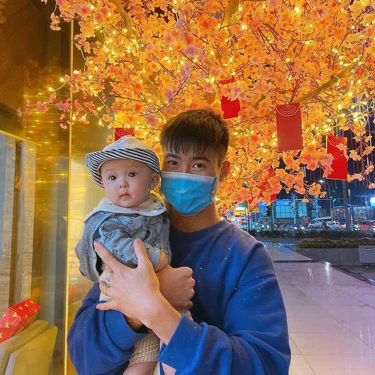 Kỷ niệm ngày cưới Duy Mạnh, Quỳnh Anh của hiện tại không được sống ảo” cùng chồng con vì chưa gội đầu, make-up-1