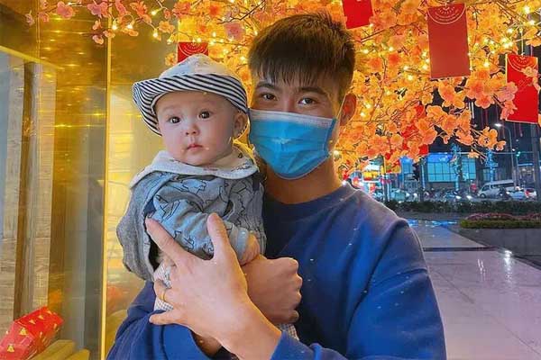 Vợ Duy Mạnh khoe chơi bầu cua tôm cá ngày Tết gây tranh cãi-4