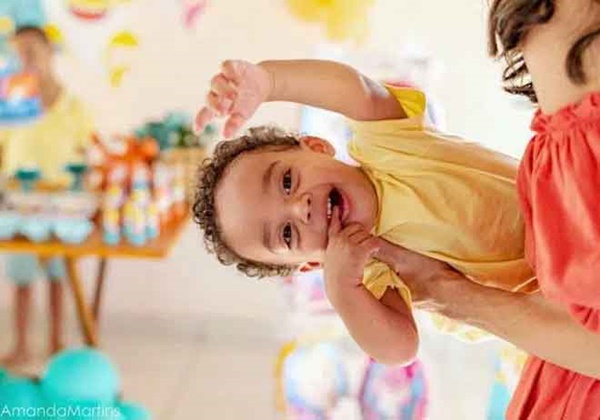 Bé trai trong bức ảnh sinh ra vẫn đang nằm nguyên trong túi ối” từng gây chấn động thế giới vài năm trước giờ ra sao?-9