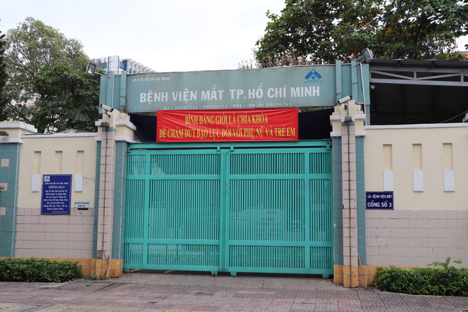 NÓNG: Bệnh viện Mắt TP.HCM dừng khám từ sáng 30 Tết vì liên quan đến ca nghi mắc Covid-19-1