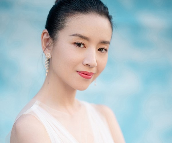 8 năm sau scandal ngoại tình, ‘Chúc Anh Đài’ Đổng Khiết giờ ra sao?-5