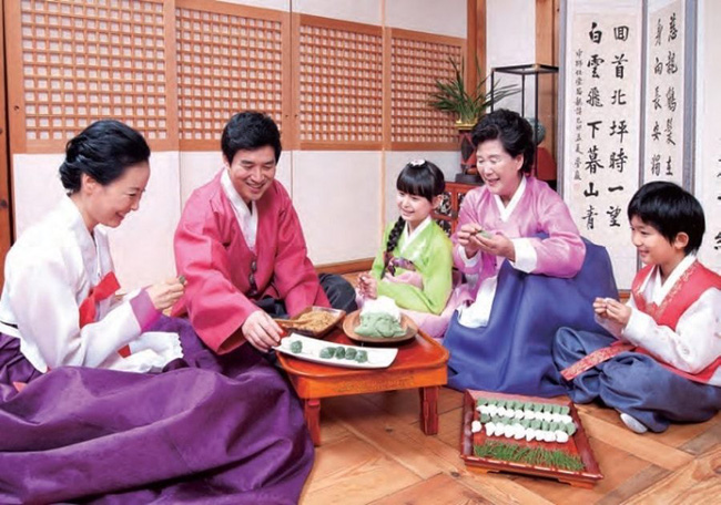 Phong tục đầu năm thú vị ở các nước đón Tết âm lịch giống Việt Nam: Nơi tắm nước nóng để tẩy trần, nơi ăn gỏi cá để cả năm dư dả tài lộc-7