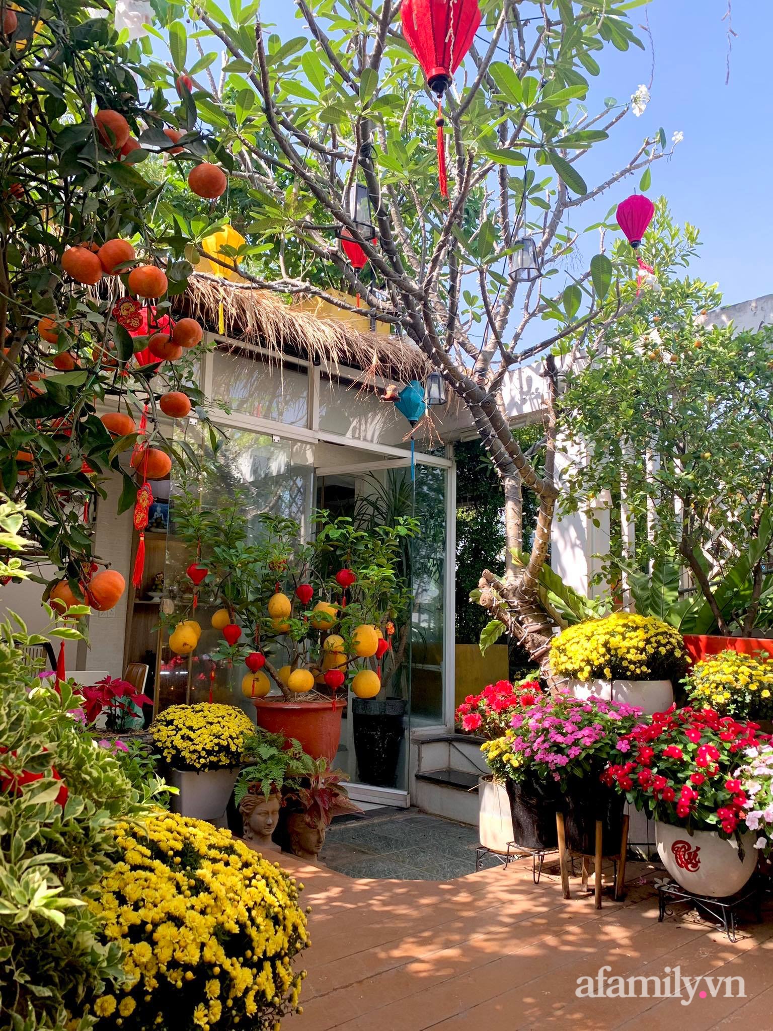 Mùng 1 đầu năm cùng ghé thăm sân thượng mang sắc màu Tết truyền thống của mẹ đảm ở Sài Gòn-40