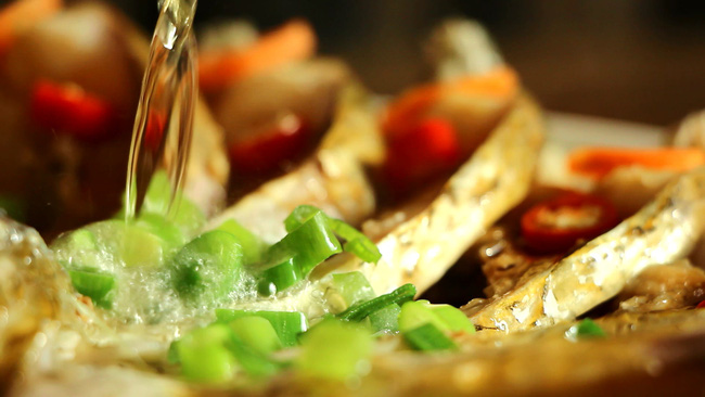 Cá hấp chim công - Món ăn mang tới may mắn cho năm mới-10