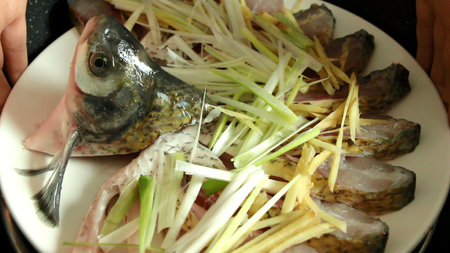 Cá hấp chim công - Món ăn mang tới may mắn cho năm mới-7