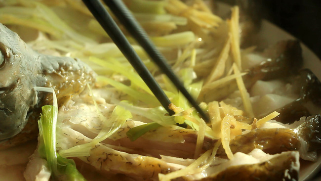 Cá hấp chim công - Món ăn mang tới may mắn cho năm mới-9