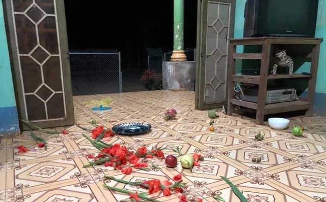 Bức ảnh gây xót xa ngày mùng 1: Con gái khóc nức nở khi chứng kiến hành động tồi tệ của bố với mẹ-1