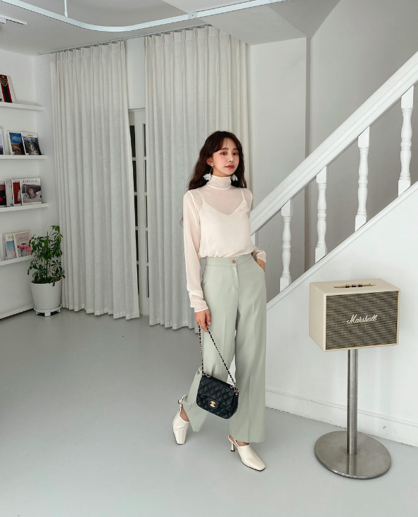 30 giây để tiến hóa quần ống rộng thành dáng quần xịn sò giống Hà Hồ, diện đi chúc Tết đẹp hết ý-1