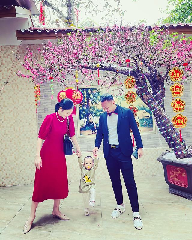 Dàn WAGs Việt đọ sắc ngày đầu năm mới: team chưa chồng xinh đẹp rạng ngời, chiếm trọn spotlight của hội mẹ bỉm sữa-15