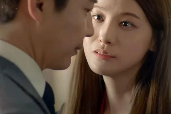 Tối mùng Một Tết, một vị khách đặc biệt xuất hiện và phản ứng của vợ khiến tôi đứng hình-1