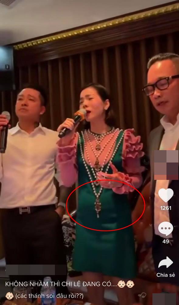 Rộ nghi vấn Lệ Quyên mang thai khi lộ vòng 2 lớn bất thường-2