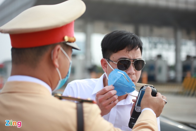 Cao tốc Pháp Vân - Cầu Giẽ ùn tắc trưa mùng 2 Tết-1