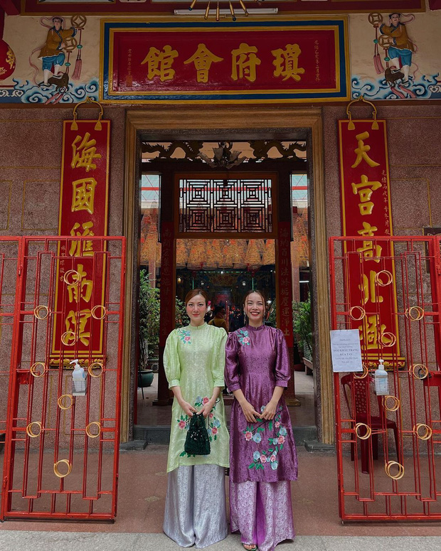 Sao Việt mặc gì đi lễ chùa đầu năm: Lệ Quyên, Angela Phương Trinh nền nã với áo dài, Sun Ht và Chi Pu lại gây tranh cãi-4