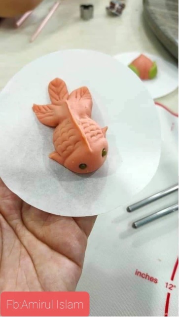 Ai cũng phát sốt với chiếc bánh bao hình con cá siêu dễ thương, nhưng đến khi hấp xong thì chú cá dính lời nguyền heo mập khiến dân mạng cười lăn lóc-1