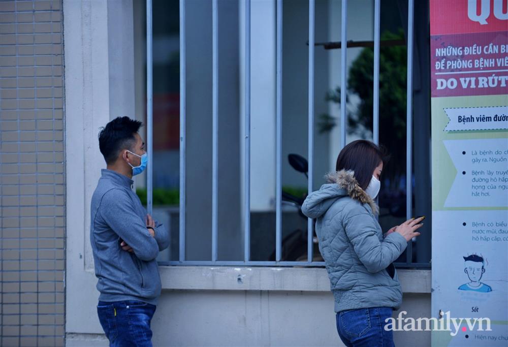 Niềm vui ngày mùng 3 Tết: Toàn bộ học sinh TH Xuân Phương còn lại hoàn thành cách ly, được nhận lì xì trước khi về nhà trong vòng tay cha mẹ-1