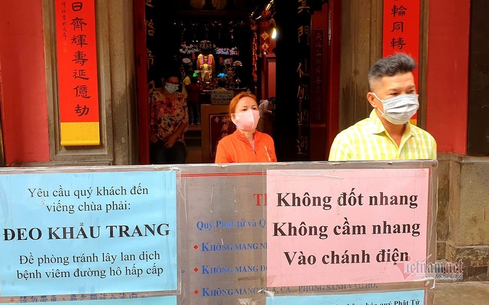 Mùng 3 Tết trùng Valentine, giới trẻ Sài Gòn về chùa Ngọc Hoàng cầu duyên-3