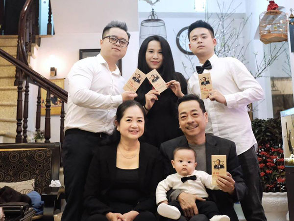 Nhìn lại cuộc đời cố NSND Hoàng Dũng: Ông trùm trong làng điện ảnh Việt, nhưng khi ở nhà lại tất bật giúp đỡ vợ con-2