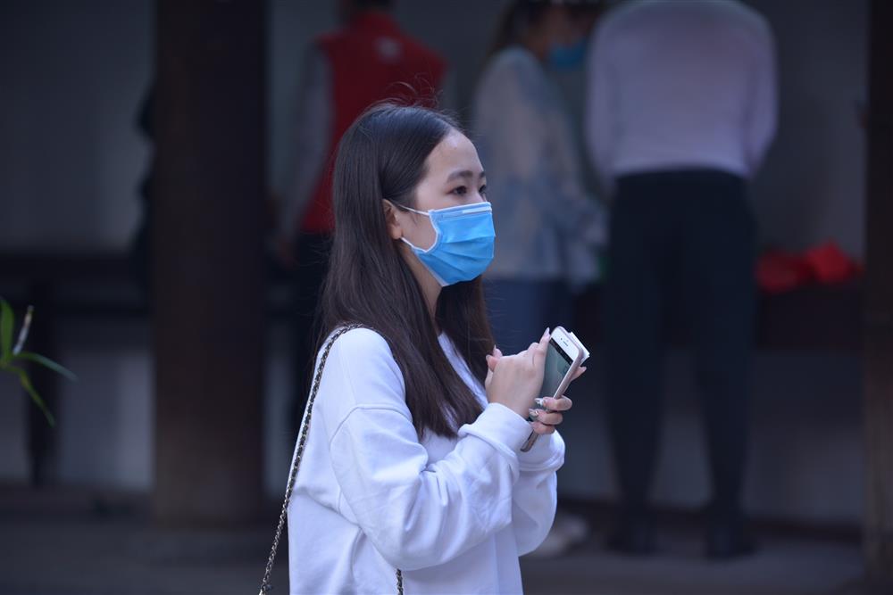 Valentine nhằm đúng mùng 3 Tết, nữ tú Hà Nội nườm nượp đến chùa Hà cầu duyên đông nghịt từ sáng đến chiều-7