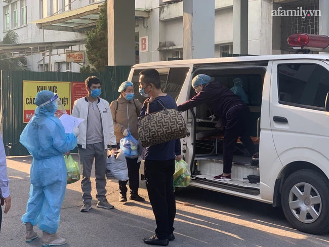 Sau Tết, người dân trở lại Hà Nội và TP HCM cần khai báo y tế như thế nào và làm những gì?-2