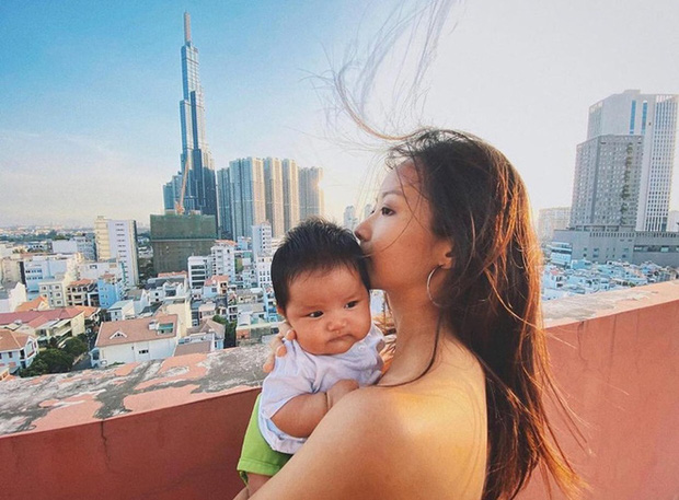 Suboi cho con ăn kiểu này chắc showbiz Việt lại chuẩn bị đón thêm 1 nữ rapper nhí vừa hát hay vừa giỏi tiếng Anh chăng?-1