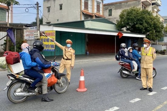 Người về Hải Dương ăn Tết vội vã rời đi trước 