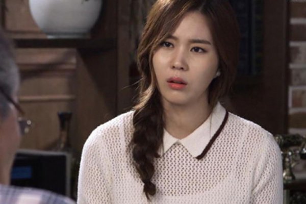 Khi đang bàn chuyện chia tài sản, bố chồng đề nghị tặng anh hàng xóm mảnh đất 100m2 làm cả nhà choáng váng-2