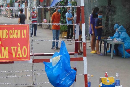 TP.HCM giám sát, cách ly người về từ vùng dịch Covid-19 sau Tết thế nào?