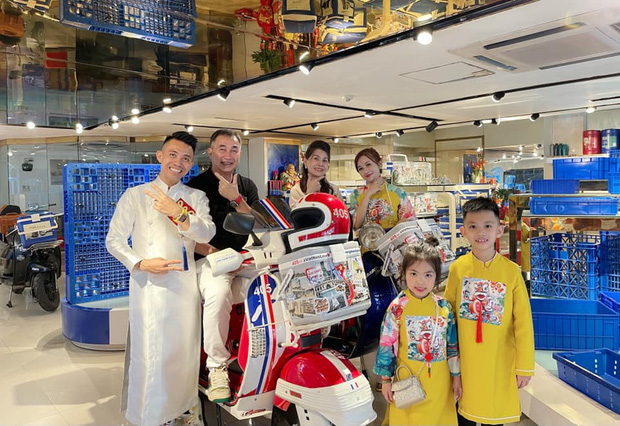 Lộ diện nhân vật thẳng tay mua dàn siêu xe cho Minh Nhựa, đường đường là ông trùm nhưng rất chịu khó... xì tin-1