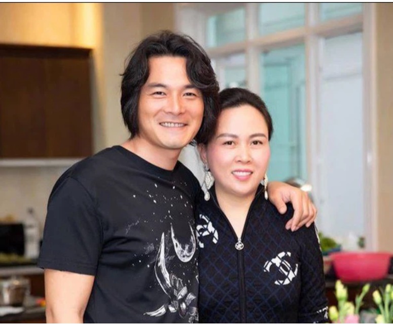 Con gái Quách Ngọc Ngoan và Phượng Channel đã lớn thế này, soi ảnh chụp chung mà ai cũng khen dạy con tâm lý!-3