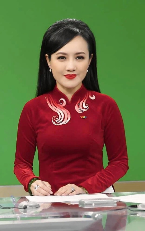Hé lộ không gian sống của BTV Thời sự 19h Hoài Anh-8