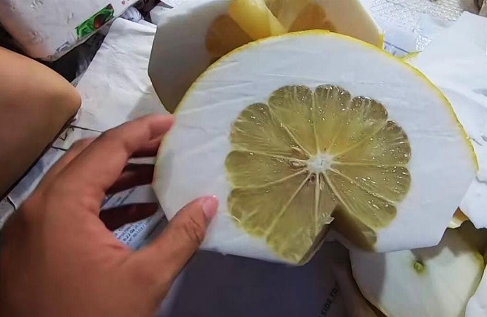 Dân mạng xôn xao loại bưởi lạ to như quả bí khổng lồ, ăn được từ vỏ đến ruột với giá lên tới 100k/kg!?-8