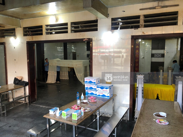 Tang lễ cố diễn viên Hải Đăng tại TP.HCM: Vợ sắp cưới gần như ngã quỵ, không rời thi hài nửa bước, bố mẹ lặng người bên quan tài con trai-19