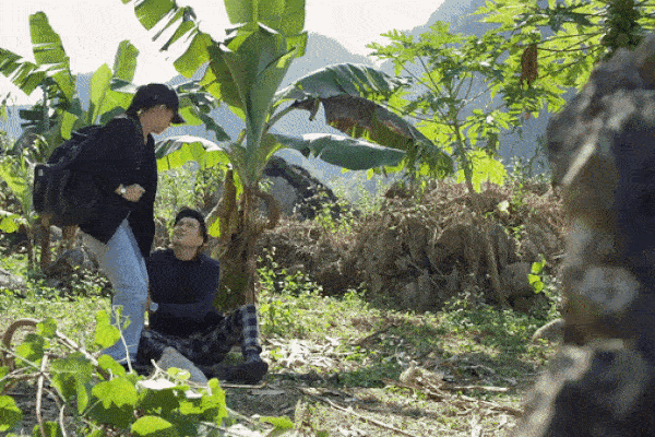 Hướng dương ngược nắng tập 29: Hoàng trơ trẽn ôm ghì chân Minh ỡm ờ, Kiên xin nghỉ việc để “cưa” Châu lại từ đầu