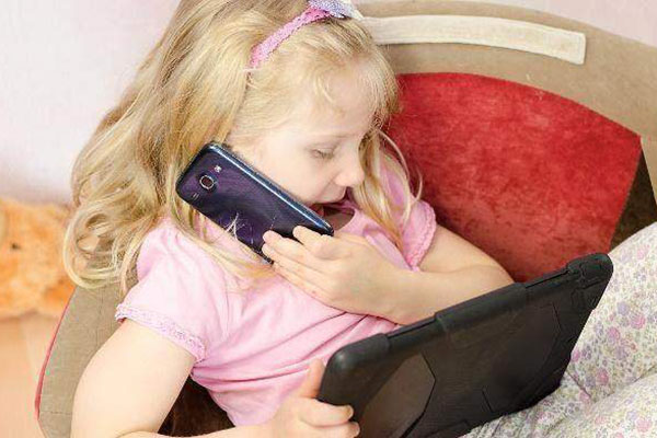 Con ghét đọc, nhà nhiều sách cũng vô ích: Bố mẹ áp dụng ngay những cách sau, bé tự dưng thích đọc sách mà không cần phải ép-4