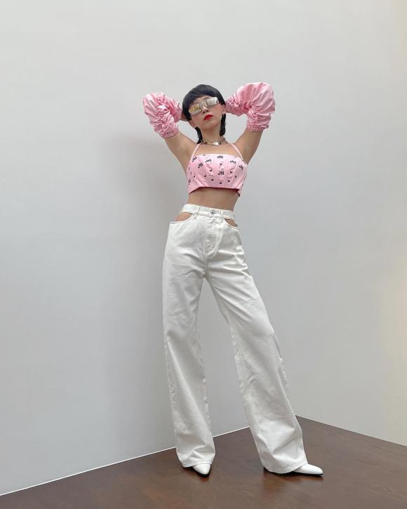 Tóc Tiên chơi lớn diện áo ren xuyên thấu lộ nội y-6