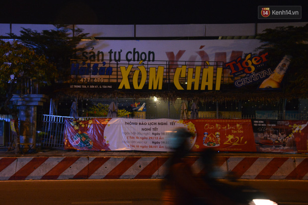 Quán nhậu ở TP.HCM vẫn đông nghẹt khách dù có lệnh dừng hoạt động để phòng dịch Covid-19-11