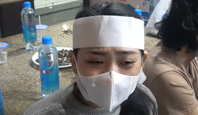 Tôi liều mạng, một tay cầm điện thoại, một tay lao xuống biển để tìm anh Đăng-4