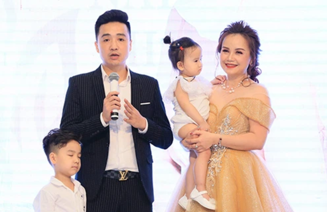 Tranh cãi nảy lửa: Hoàng Yến (Về Nhà Đi Con) khoe clip công khai nói về phi công khi bị chồng thứ 4 tố ngoại tình với trai trẻ-4